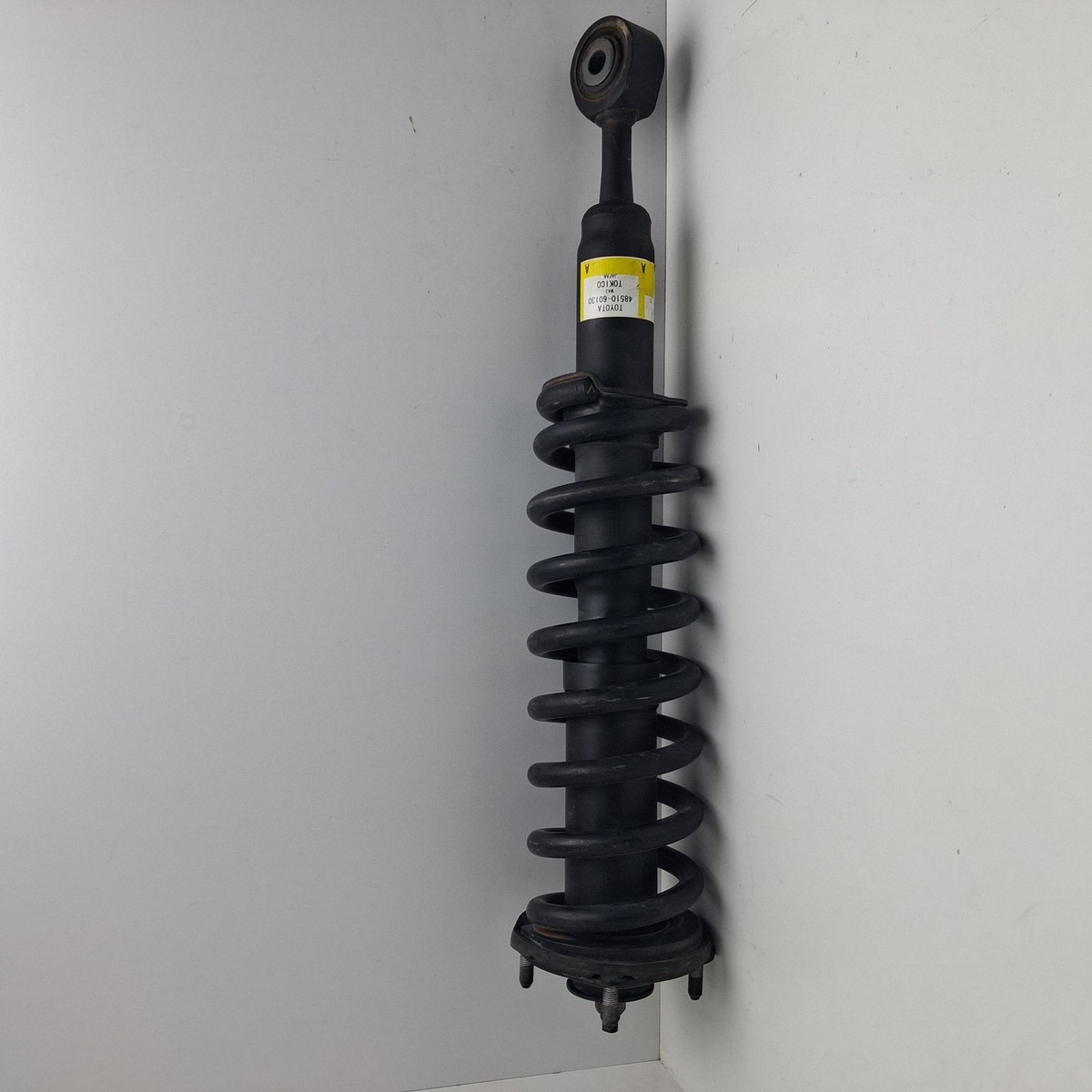 2007-2011 Toyota Land Cruiser Front LH Shock Absorber Assy 48510