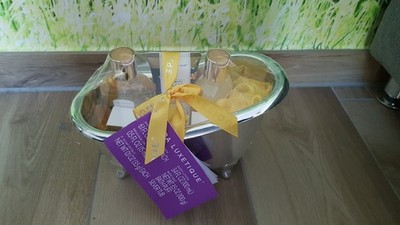 SPA LUXETIQUE Set 6 Stück Pflege Duschen Öl, Lotion....