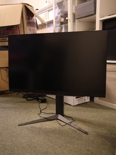 Monitor LG UltraGear 4K UHD IPS 27" 144Hz - 27GR93U-B