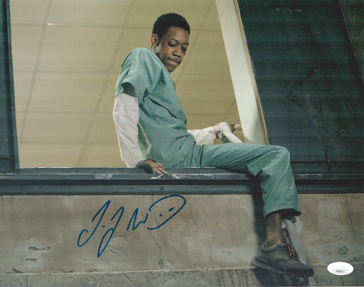 TYLER JAMES WILLIAMS Signed WALKING DEAD 11x14 Photo Authentic