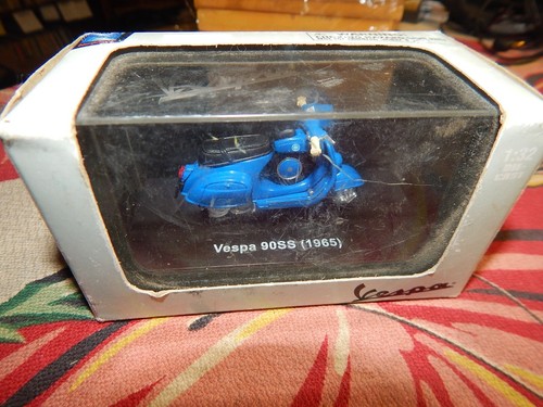 Vespa 90SS 1965 1/32 Scale Diecast Metal Model by NewRay - Picture 2 of 8