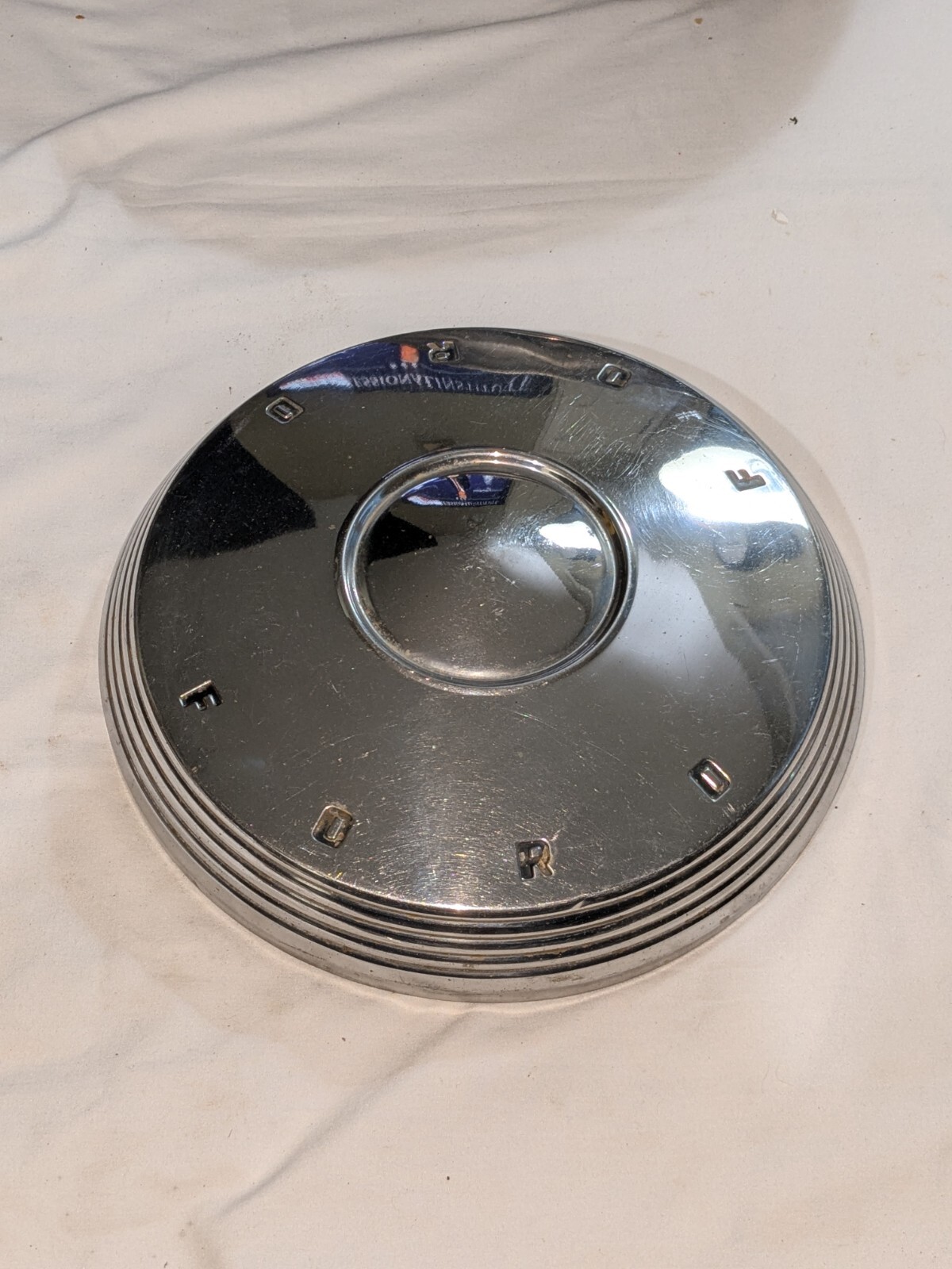 BEAUTIFUL ANTIQUE Vintage 1961 1962 FORD DOG DISH HUBCAP * RIBBED * NO DENTS