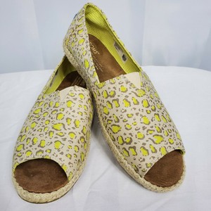 womens yellow toms