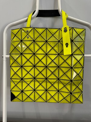 BAO BAO ISSEY MIYAKE トートバッグ 黄緑 2019025Y0010 ISSEY MIYAKE BAO BAO Shopper Tote Geometric Bag Green Colour