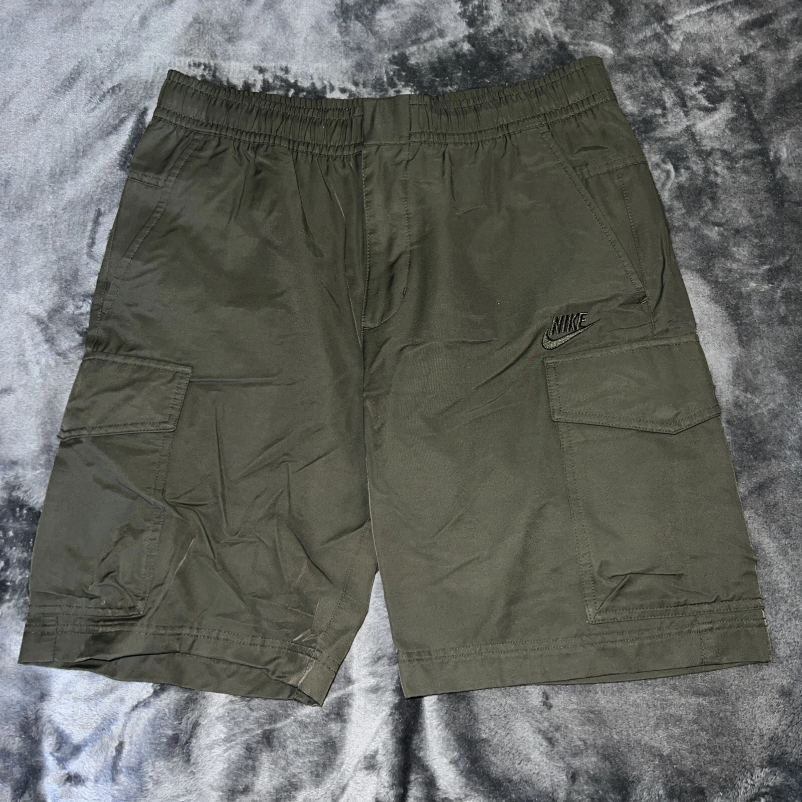Medium Nike Men's Green Cargo Utility Shorts Dri Fit DD4728-355 NWOT