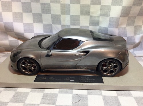 1/18 TOP MARQUES 994 TOP 03 C ALFA ROMEO 4 C COLOR TITANIO - Imagen 3 de 12