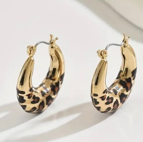 Fashion Jewelry Leopard Print Hoop Earrings - Golden-Toned
