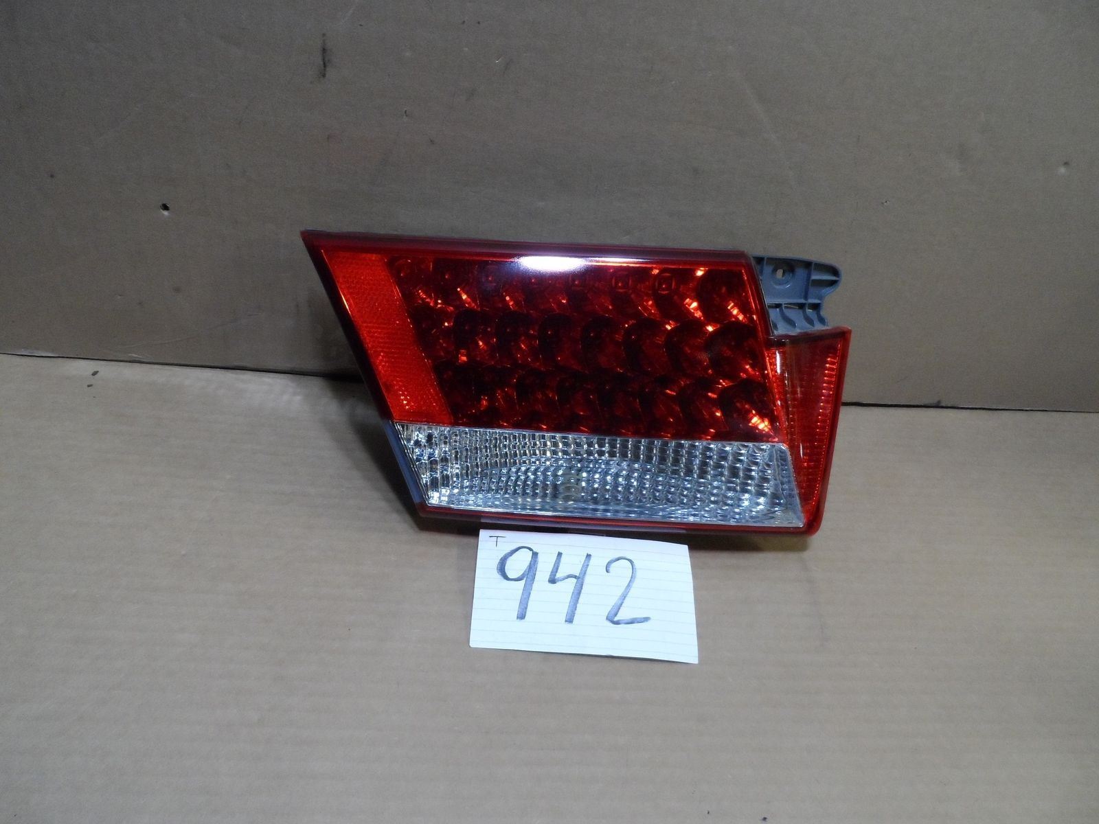 06 07 08 09 Azera LED DRIVER Side Tail Light Trunk Mounted Used Rear Lamp #942-T
