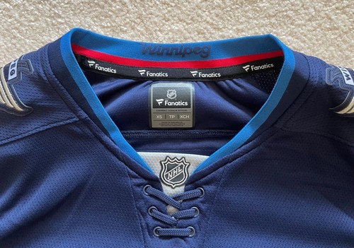 Winnipeg Jets Women's XS NHL Jersey Blue #29 (any name) New w tags - Picture 6 of 7