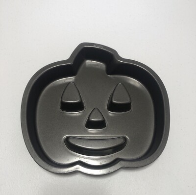 WILTON Pumpkin Cake Pan 12  Halloween Non-Stick Heavy Gauge Retired