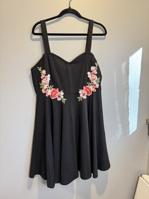 Shien 2x Black Dress with red roses NWOT