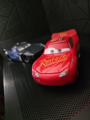 Disney Pixar Cars 3 Crazy Crashers-Fahrzeuge Lightning McQueen und Jackson Storm