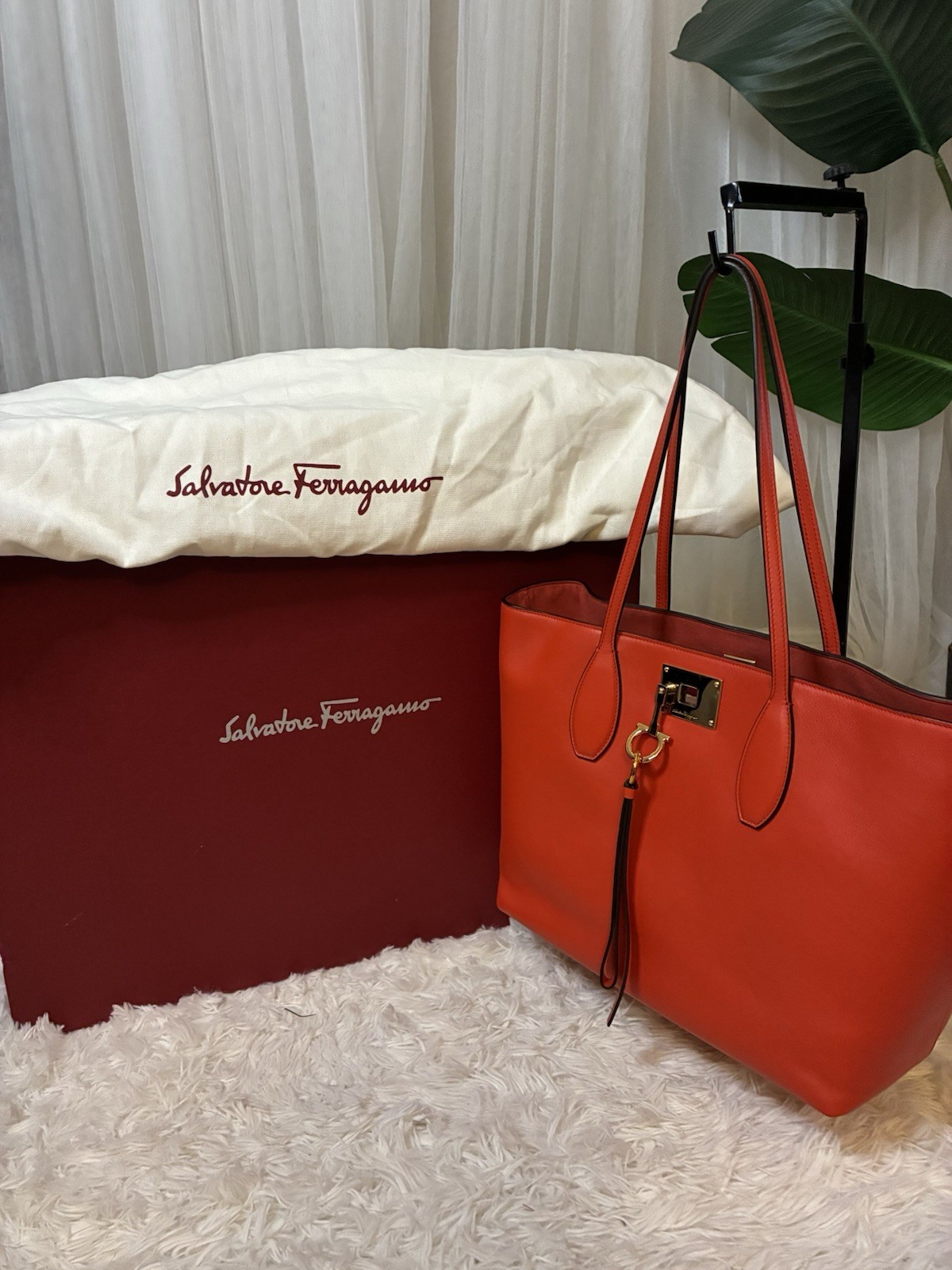 Salvatore Ferragamo Studio Tote Bag Large Red Orange-Coral Leather NIB Free Ship