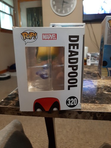 Funko Pop! Vinyl: Marvel - Deadpool (Rainbow) #320 - Picture 4 of 8