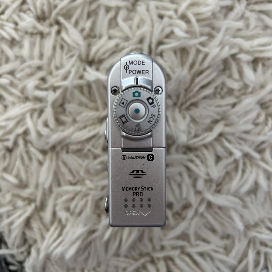 SONY DSC-F77A シルバー DSC-F77A 商品の写真 | デジタルスチルカメラ Cyber-shot