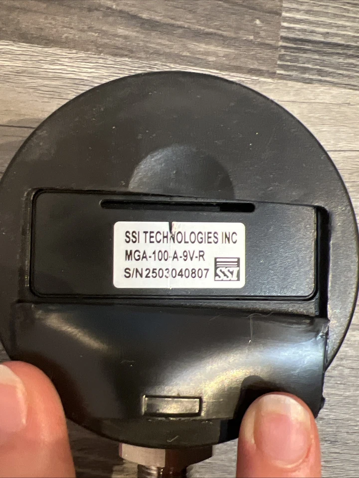 Manómetro digital 0-100 PSI — Tecnologías SSI — MGA-100-A-9V-R Foto 2 de 4