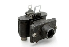 Macchina fotografica vintage Merlin sub-miniatura 16 mm, ottica unita, vernice nera stropicciata