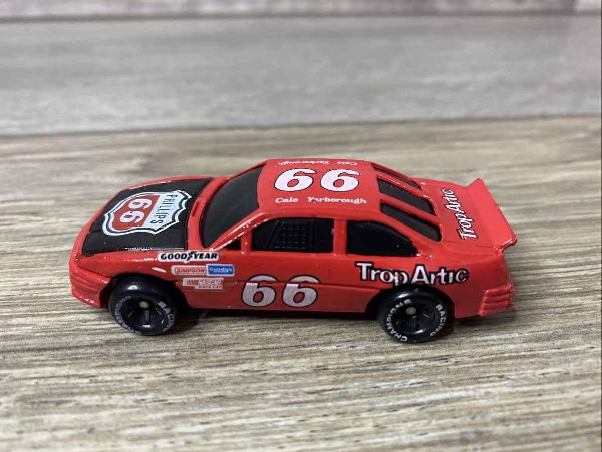CALE YARBOROUGH #66 NASCAR RACING CHAMPIONS 1:64 TROP ARTIC
