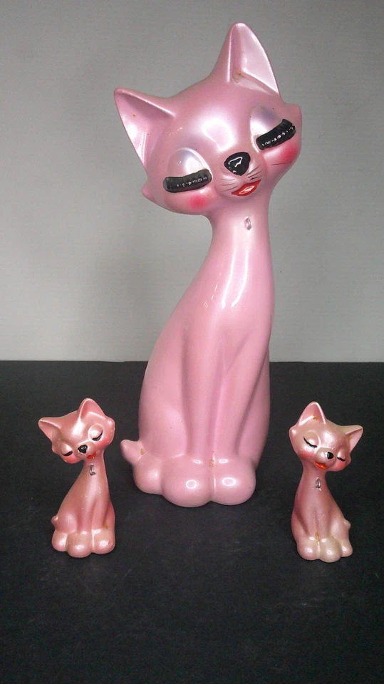 vintage kitsch pink cat with her 2 pink kittens with large eyelashes Z154 - Image 4 of 4
