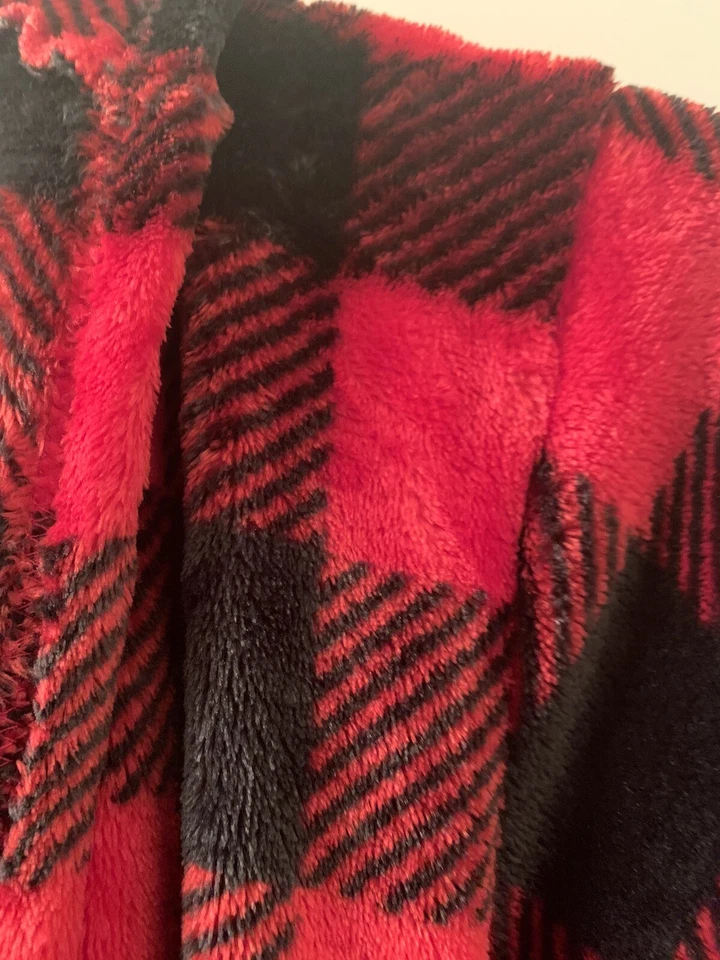 Cuddl Duds Boys Buffalo Plaid Robe Bathrobe Size Medium Red Black - Image 3 of 4