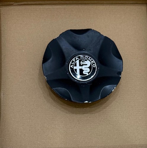1 Coppetta Coprimozzo Alfa Romeo Mito Originale usata cod. 50512635