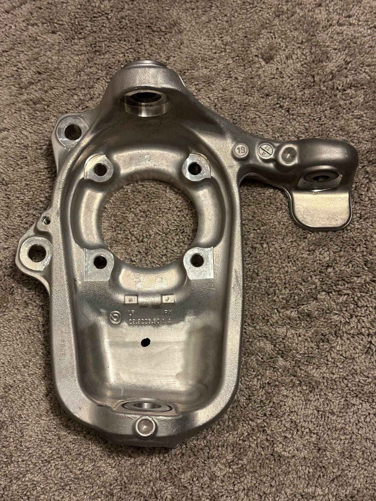 OEM Maserati Front Left Spindle Knuckle Wheel Hub Assy (288225501A) (000242615)