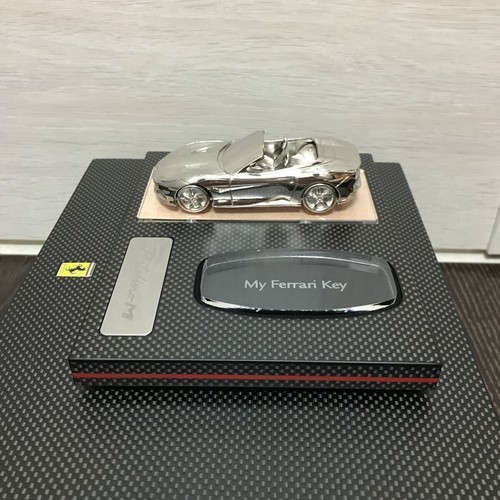 Ferrari Portofino M Novelty Owner Limited Key Box & 1/43 Metal Mini Car - Picture 7 of 10