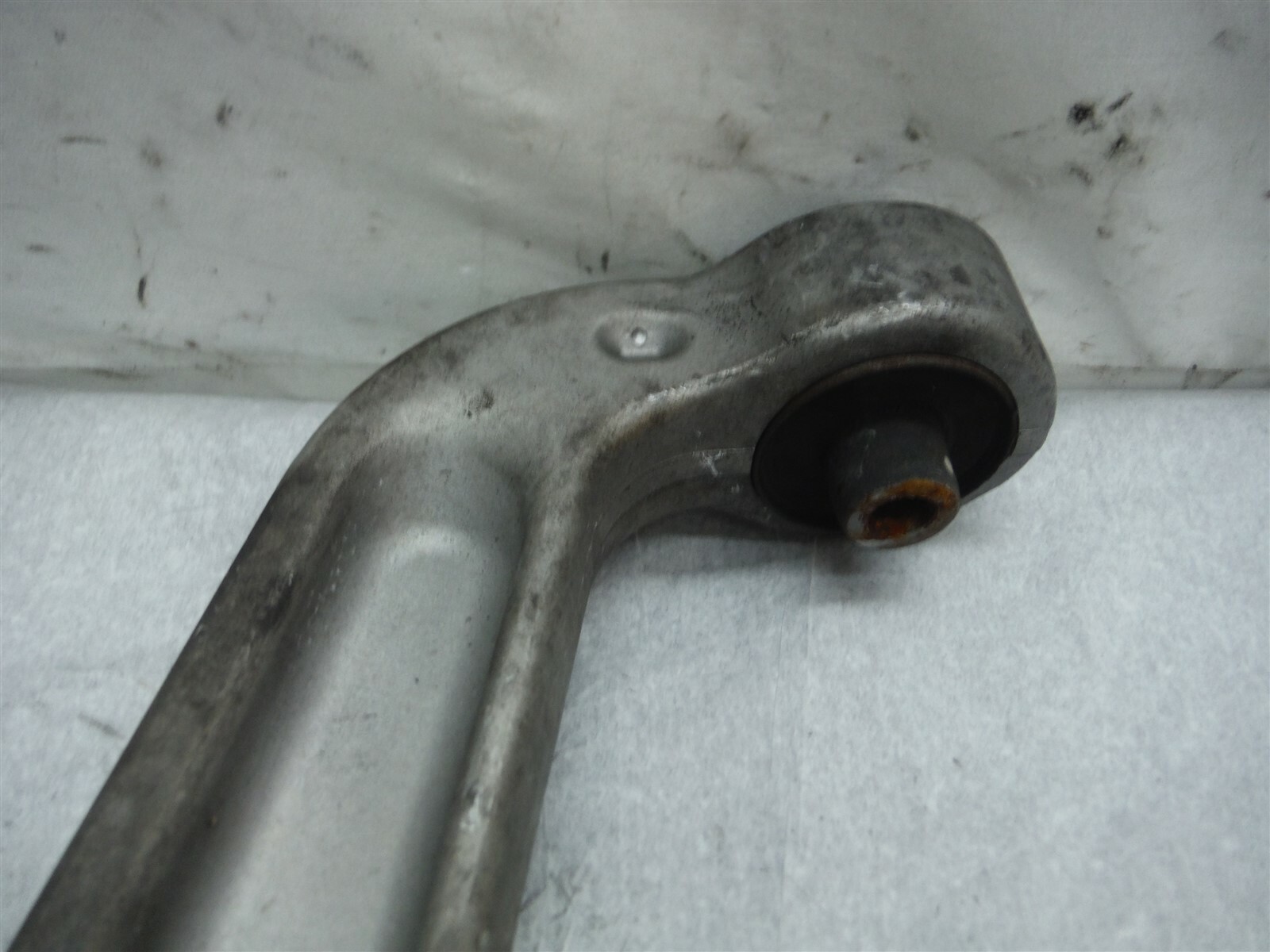 2014-2016 MASERATI QUATTROPORTE PASSENGER RIGHT LOWER CONTROL ARM 06700069330