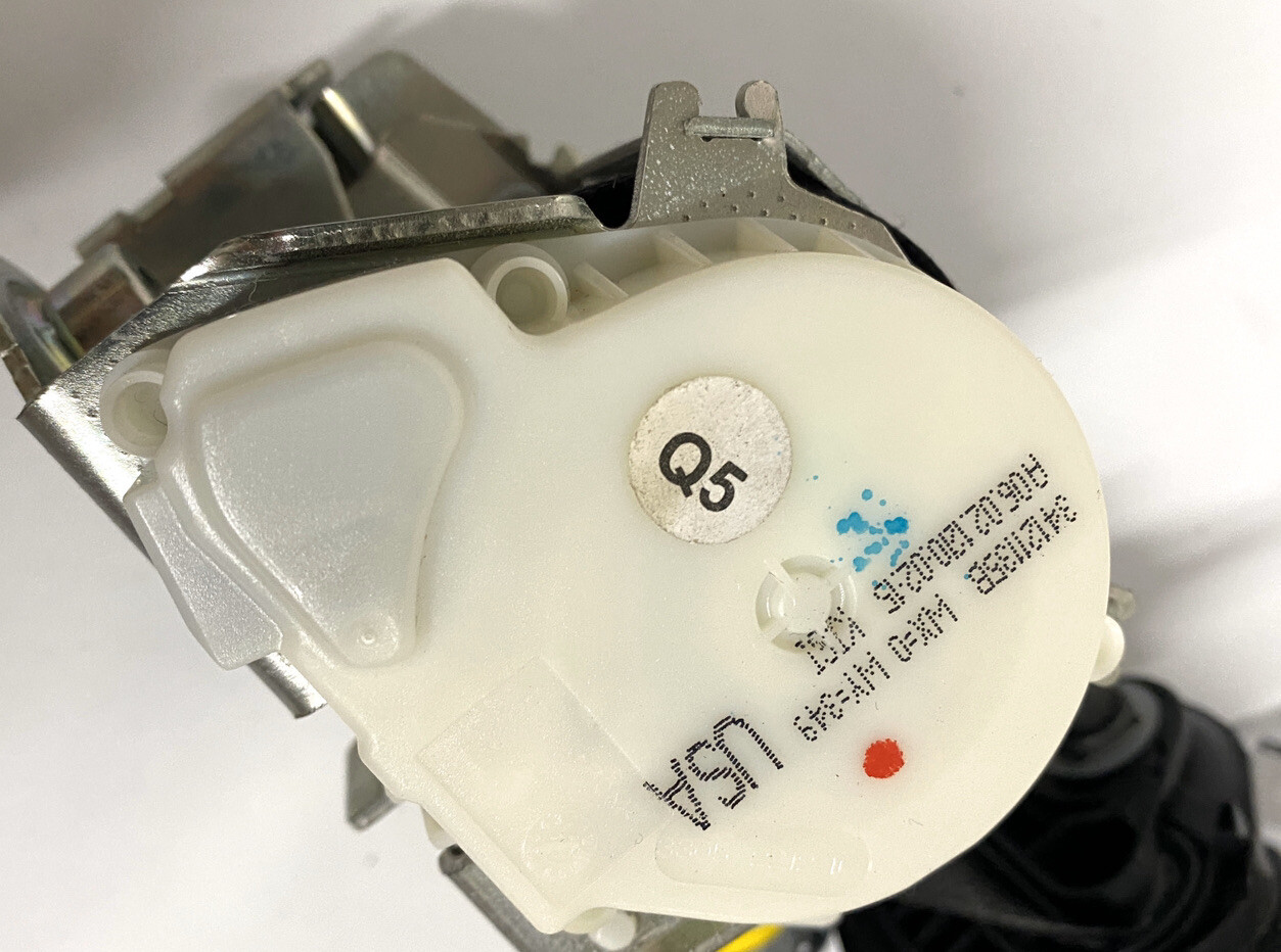 W204 Mercedes 2012 C300 Front Right Passenger Side Seat Belt Black eBay