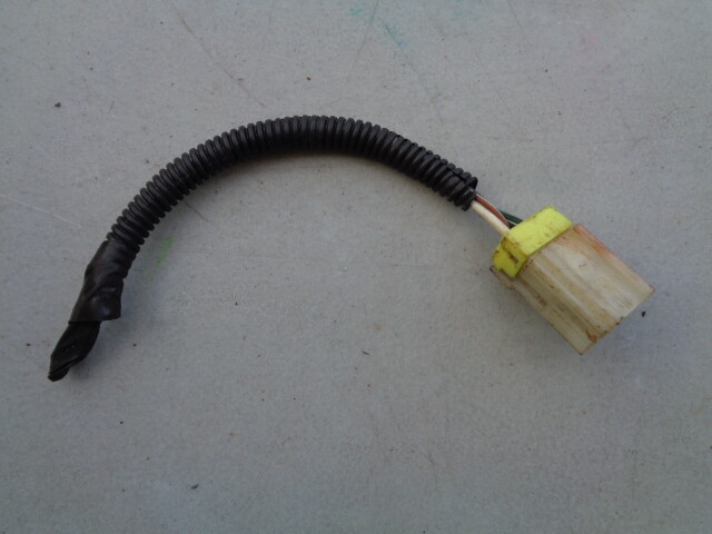 こちらは運転席側の分岐です 1986 NISSAN 300ZX (2+2) FRONT POWER SEAT CONNECTION WIRE LEFT