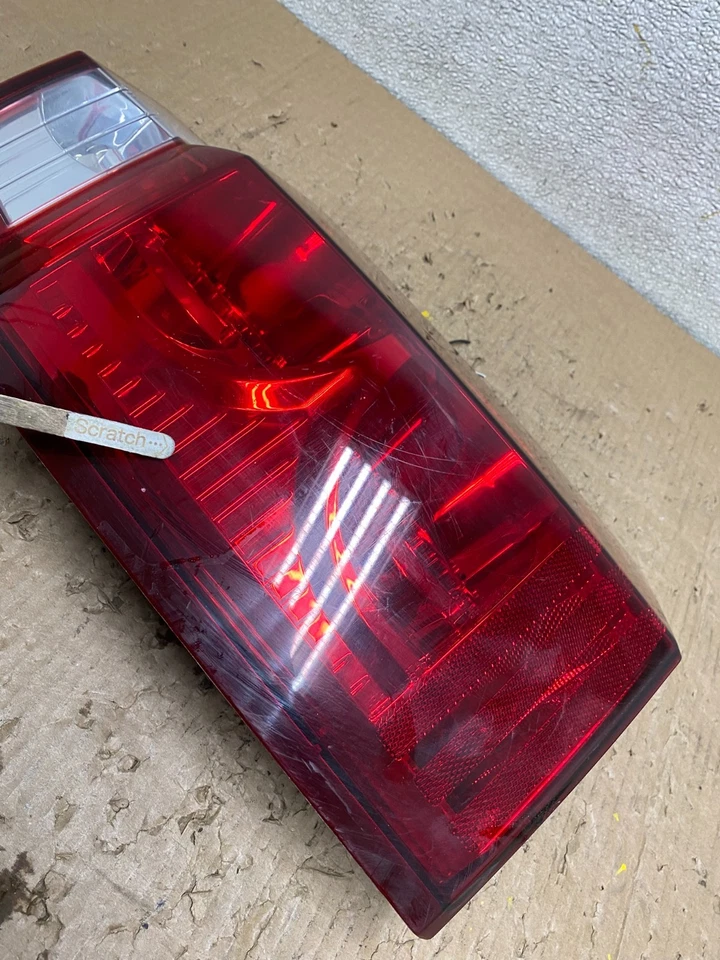 Luz trasera izquierda del lado del conductor Jeep Commander 2006 a 2010 OEM T7947 DW Foto 4 de 4