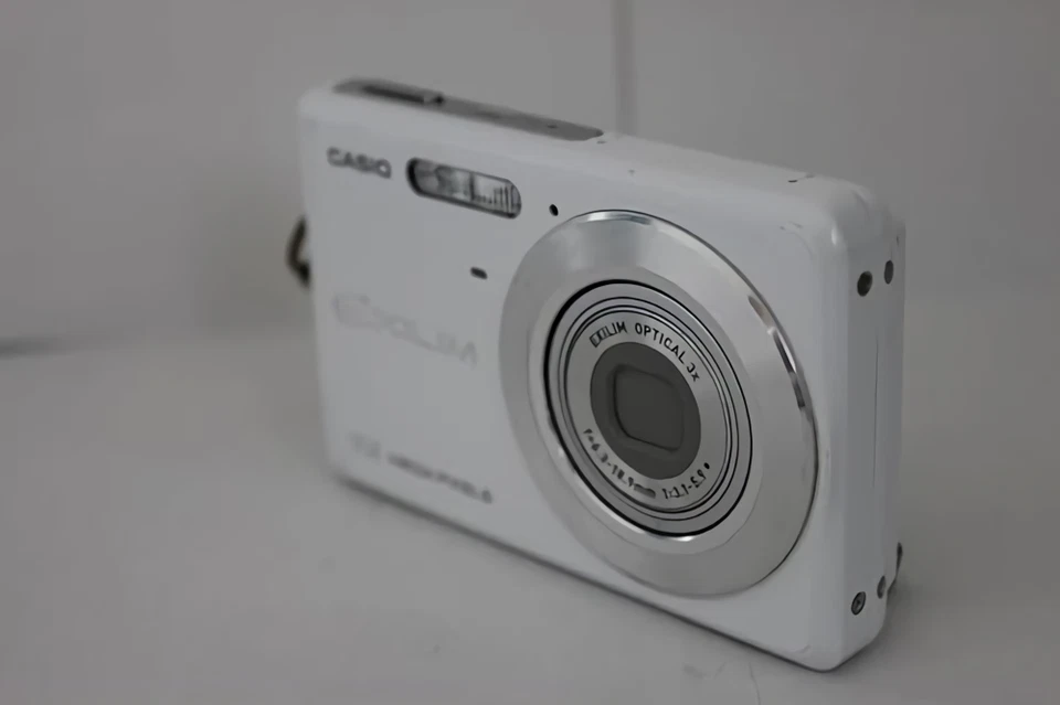 CASIO EXILIM EX-Z77 White 7.2MP 3x Zoom Compact Digital Camera Used From Japan - Image 3 of 4