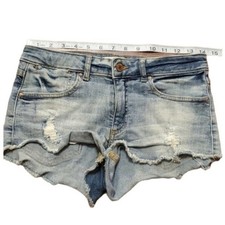 Forever 21 Shorts Womens Size 27 light wash cut off distressed