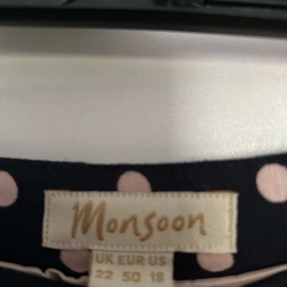 Monsoon Women's knee length straight polka dot Skirt Size 22 - Image 2 of 4