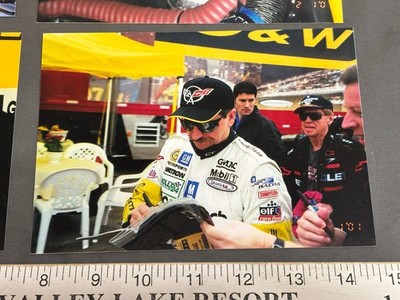 Lot 6 Candid Type 1 Photos DALE EARNHARDT signing autographs 2 WKS before Death