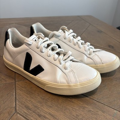 VEJA Campo Sneaker (Women) White/Black Size EU 37 US 6 Streamlined Sneaker