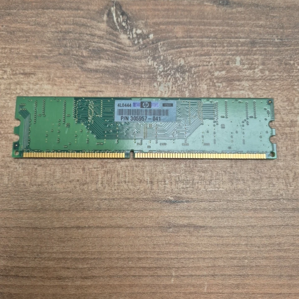 Memoire RAM 256MB Samsung DDR1 PC2700U 333MHz CL2.5 M368L3223FTN-CB3 - Photo 2/2