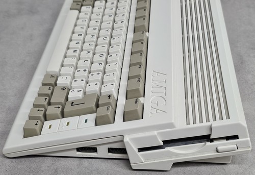 Commodore Amiga 600 - Afbeelding 11 van 24