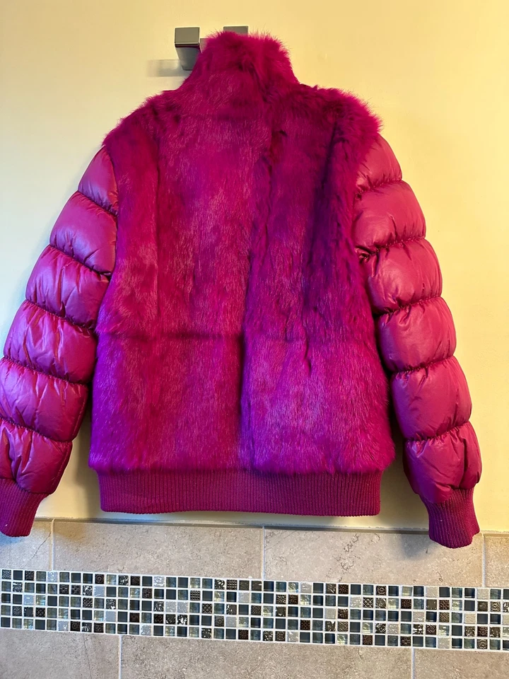 Chaqueta de piel de conejo fucsia para niña Miss Grant de segunda mano con mangas de nailon talla 10-11 Foto 4 de 4