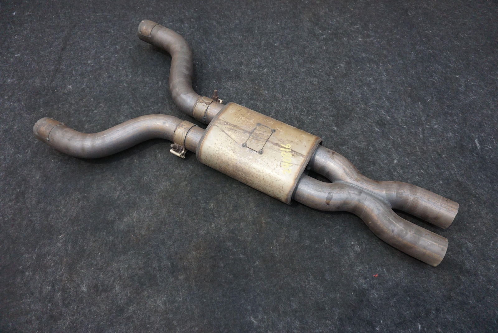 Center Mid Pipe Exhaust Resonator OEM 228235 Maserati Granturismo M145 2008-19