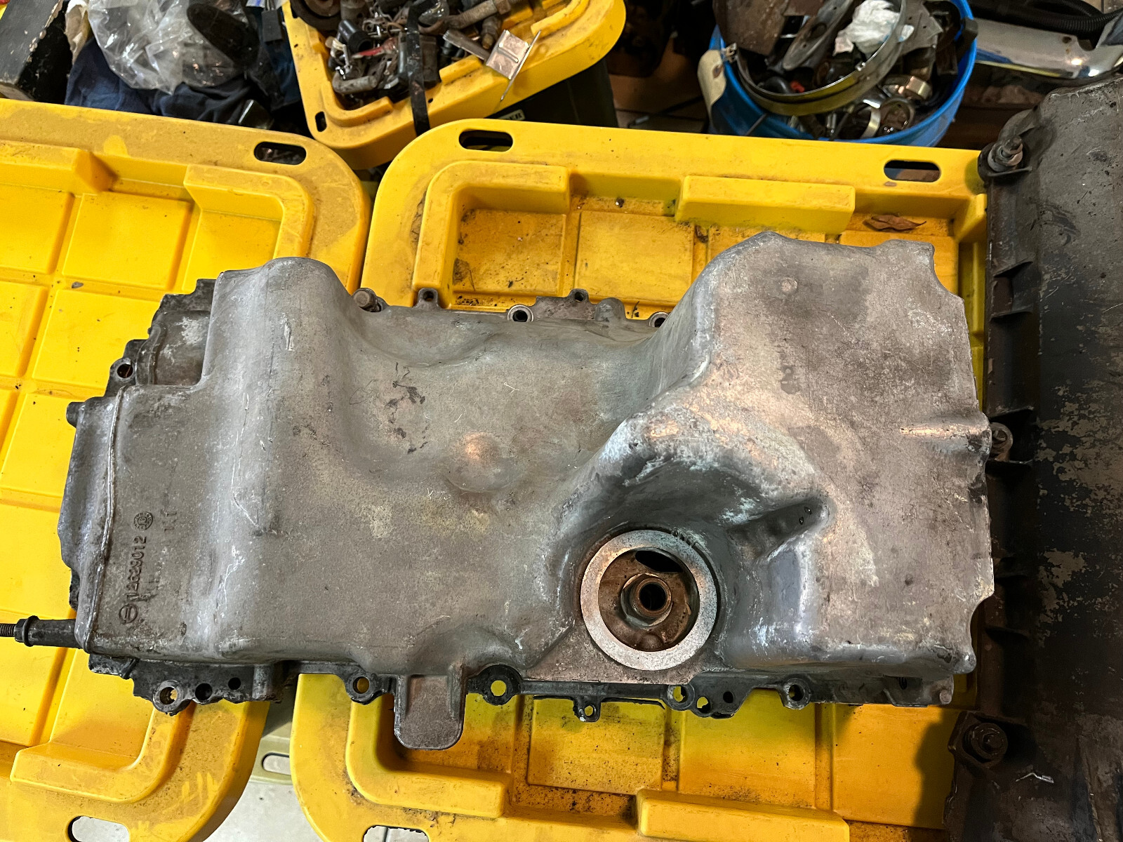 Engine Oil Pan From 2016 Chevrolet Silverado 1500 4.3 12629012 for  