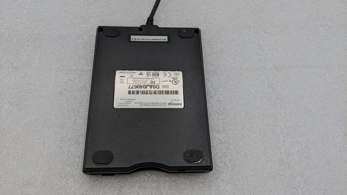 Lecteur de disquette de connexion USB Iomega YD-8U10 - Photo 3/5