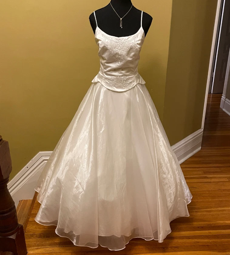 Organza Wedding Dress Vintage Sleeveless White Spaghetti Straps Bridal Ball Gown - Image 4 of 4