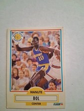 1990 Fleer Manute Bol Card