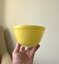 Vintage Pyrex 401 Yellow Primary Color Mixing Bowl 1½ Pint Nesting Made in USA