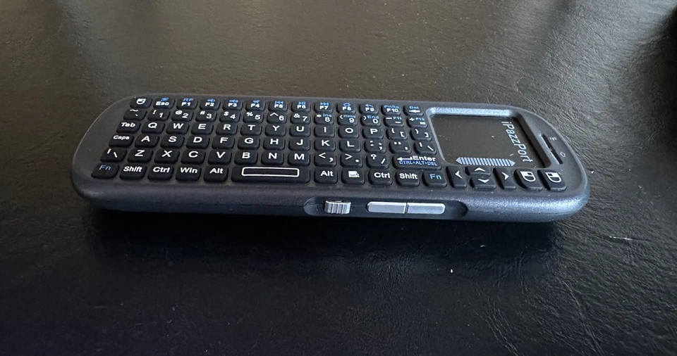 iPazzPort Wireless Mini Handheld Keyboard NO BATTERIES - Image 2 of 4