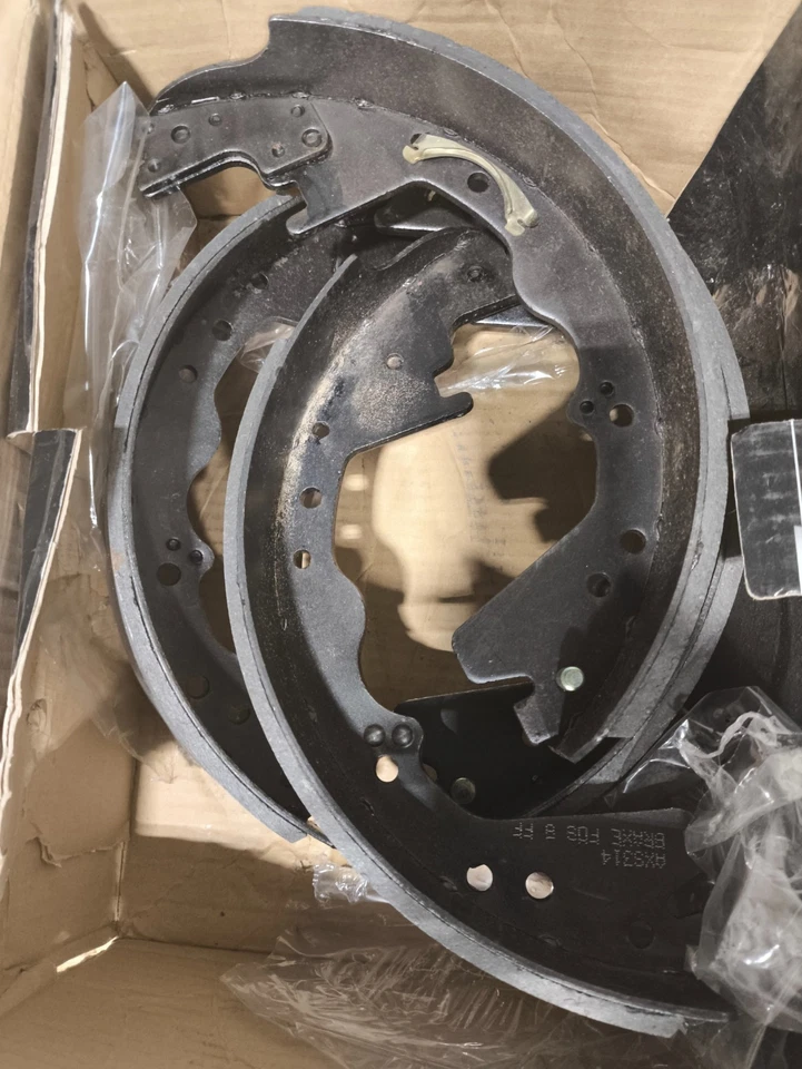 AXS314 Brake Shoes Set for Dodge B2500 W150 W250 Ford E250 E350 F250 F350 - Image 3 of 4