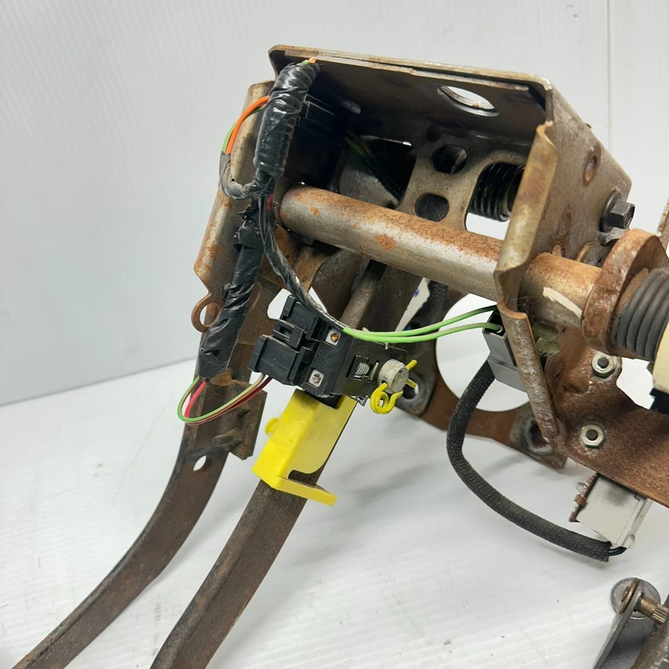 1994-2004 Ford Mustang GT Clutch Pedal Assembly Gas Pedal Quadrant Foto 4 de 4
