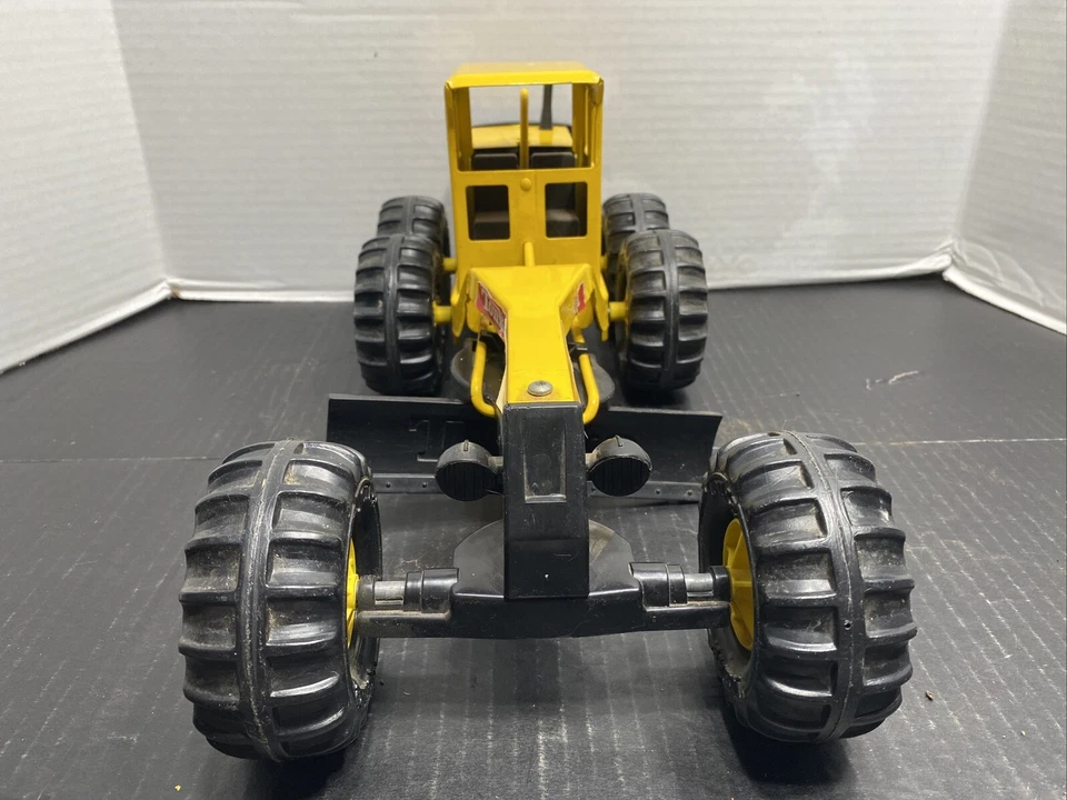 Vintage Tonka Yellow Pressed Metal Toy Construction Road Grader - 17” - Image 3 of 4