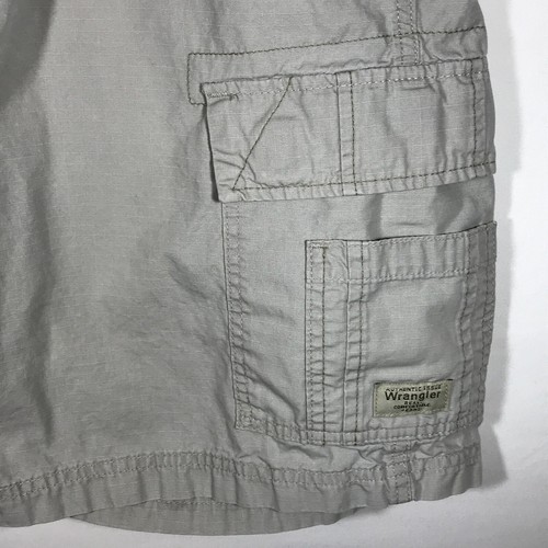 Wrangler Men's 32 Cream Rip Stop Cargo Shorts - Picture 3 of 8